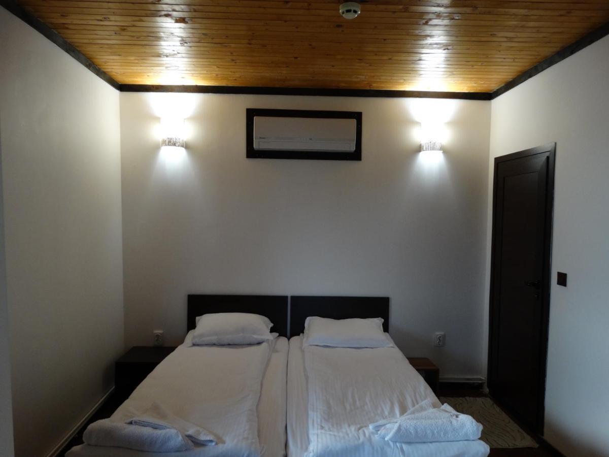 Trifon Zarezan Family Hotel Glavatartsi Εξωτερικό φωτογραφία