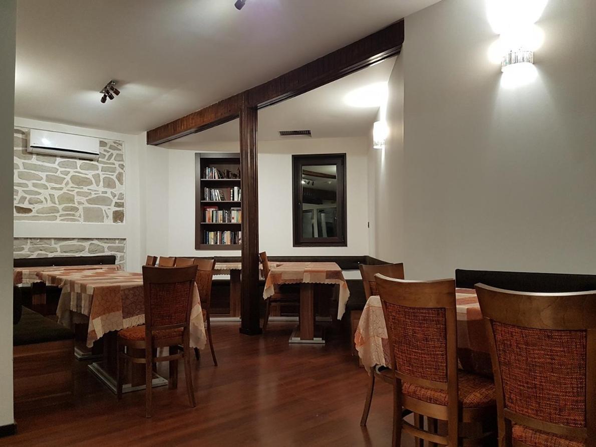 Trifon Zarezan Family Hotel Glavatartsi Εξωτερικό φωτογραφία